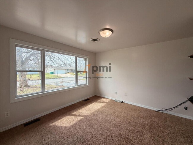 Building Photo - 425A Sherman Dr