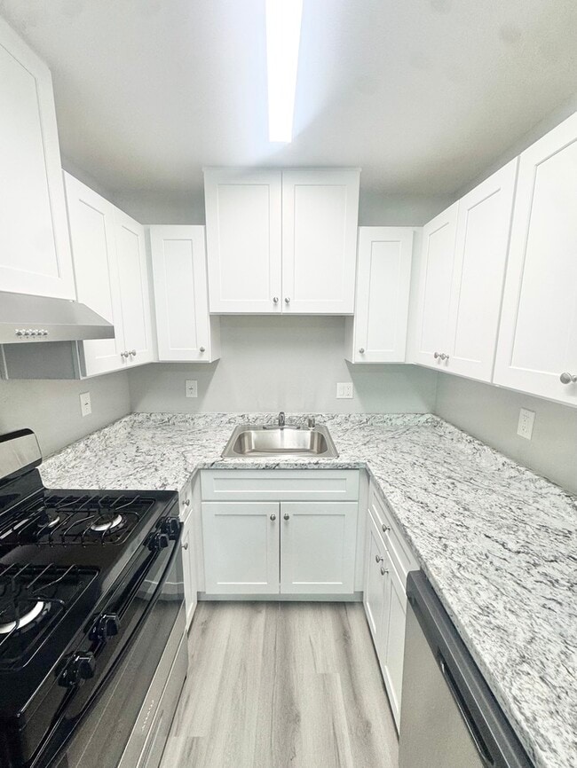 Building Photo - Nicely updated 2-bedroom 1-bath apartment in Auburn!