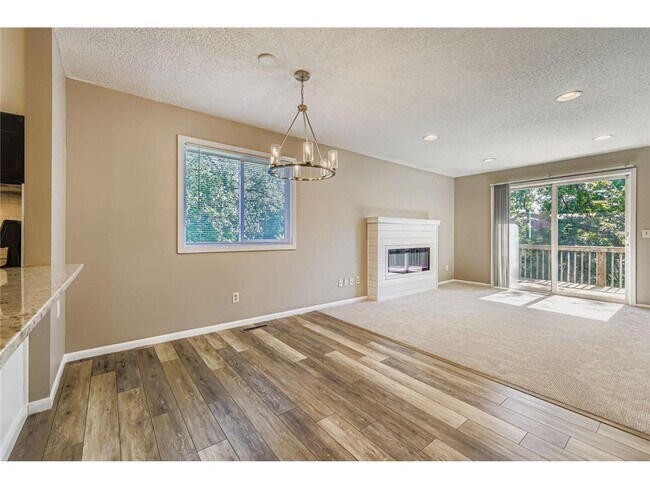 Building Photo - 5525 Lindsay St