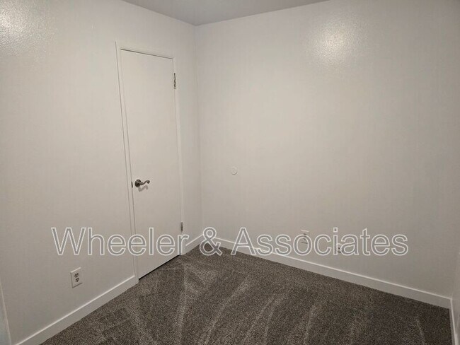 Building Photo - 5630 E 5630 S