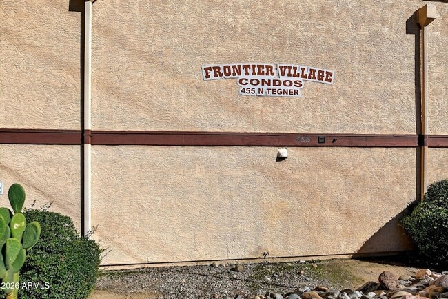 Building Photo - 455 N Tegner St