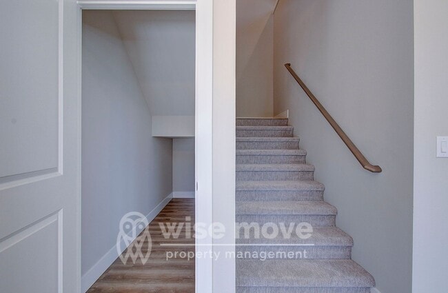 Building Photo - Modern Multi-Gen Living- Brand New