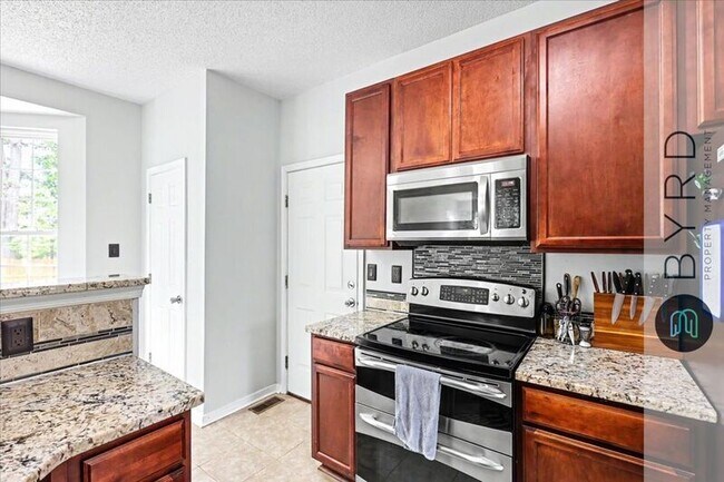 Building Photo - 6794 Sassafras Dr