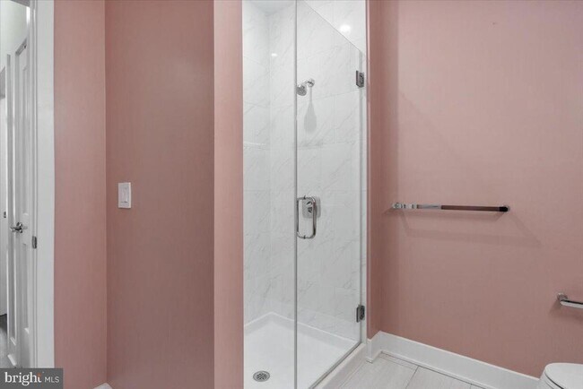 Building Photo - 145 Riverhaven Dr