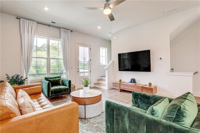 Building Photo - 1390 Cozy Cir SE