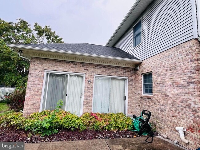 Building Photo - 159 Honora Dr