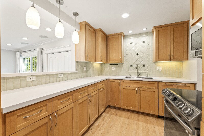 Building Photo - 5713 W 79th St