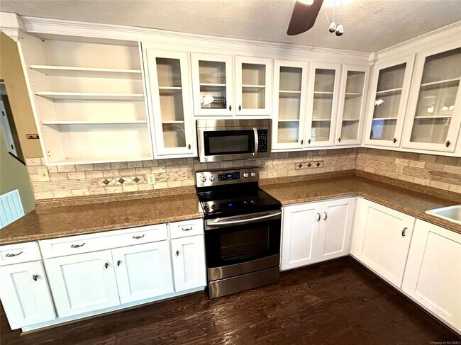 Building Photo - 5518 Thompson Dr