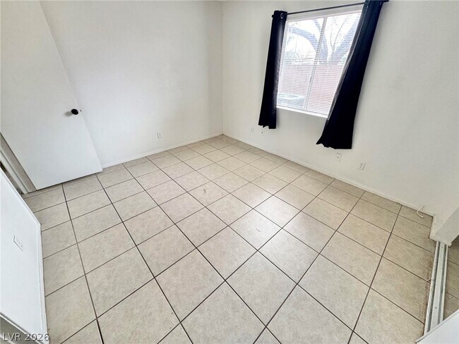 Building Photo - 1608 Burningwood Ln