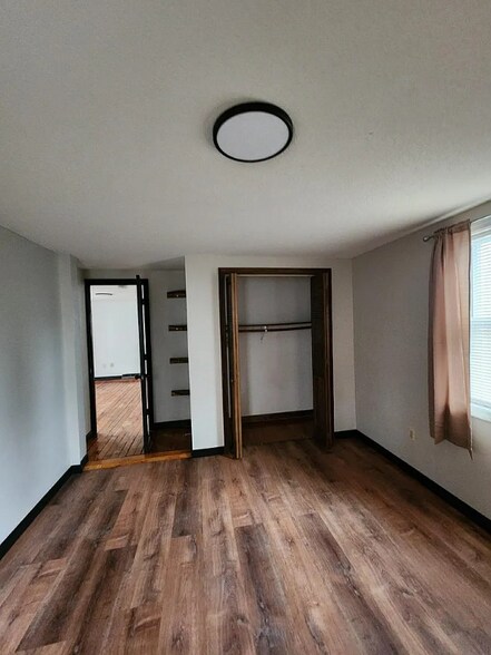 Building Photo - 5 Leonard Ave