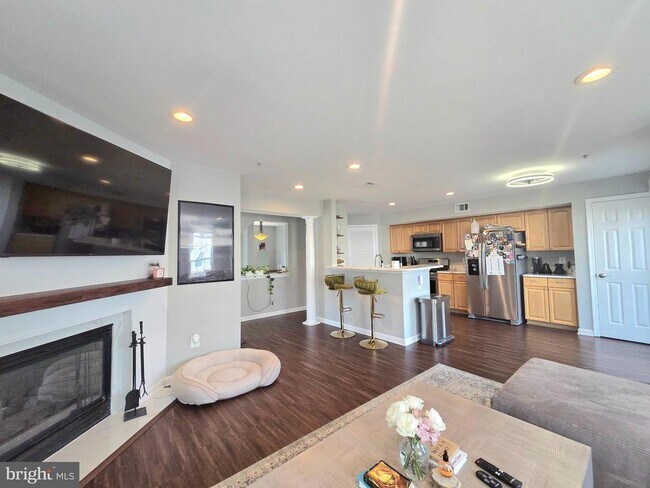 Building Photo - 1604 Post Oak Dr