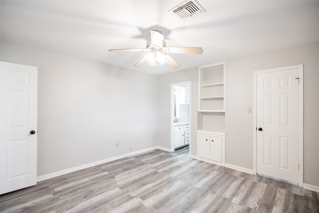 Building Photo - 3050 Orange St