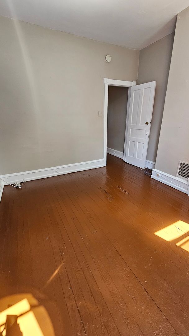 Building Photo - Refreshed 3 BR Home in Southwest Philly
