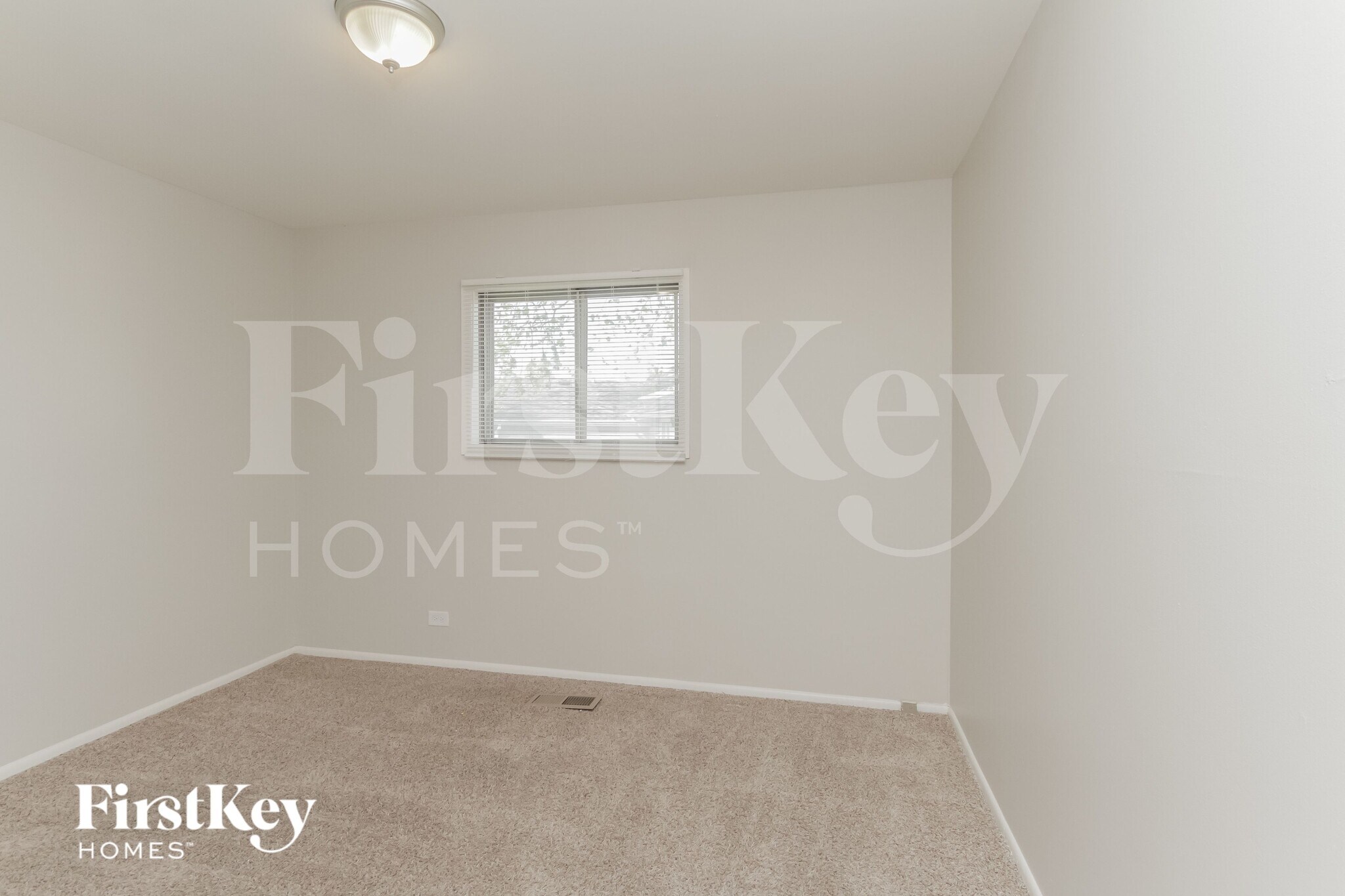 Building Photo - 17031 S 88th Ave