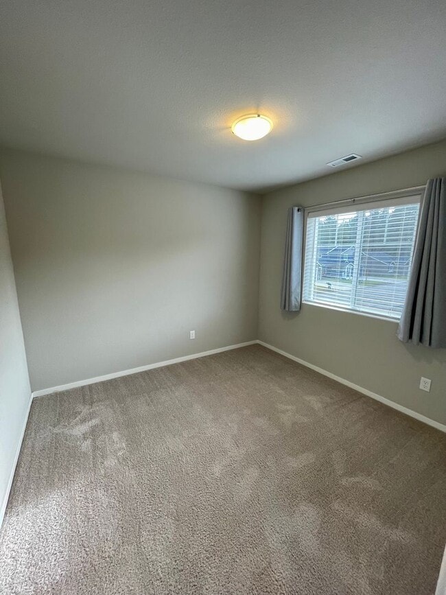 Building Photo - Welcome to your dream home in Cle Elum!