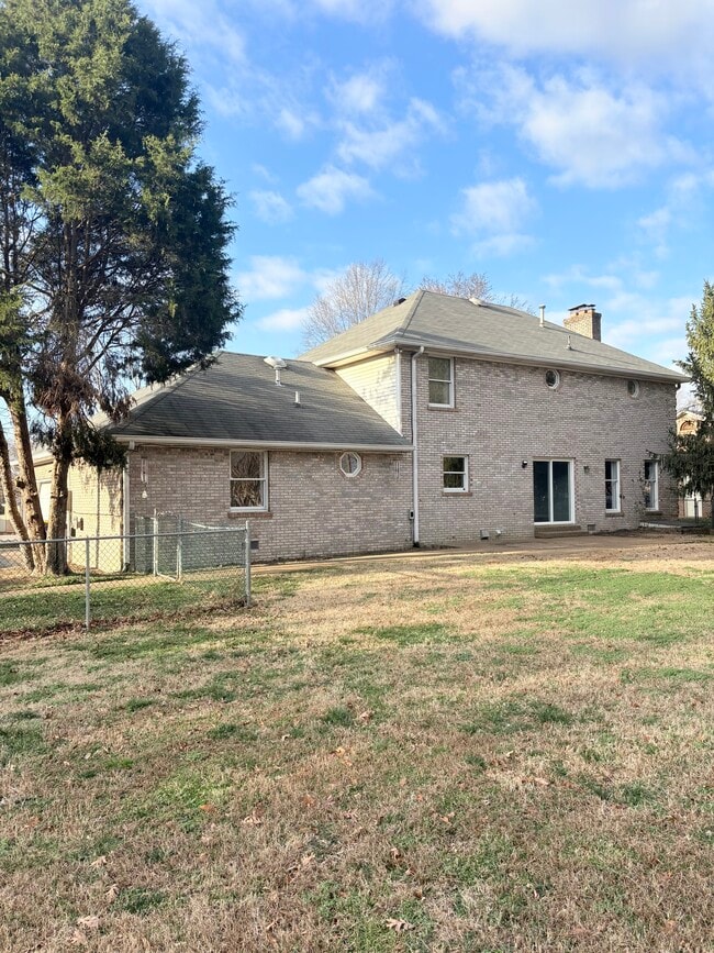 Building Photo - 1016 Lois Ln