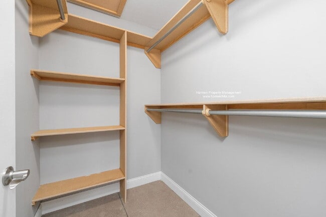 Building Photo - 5326 N Hillside St