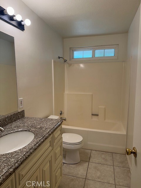 Building Photo - 13830 San Martin Rd