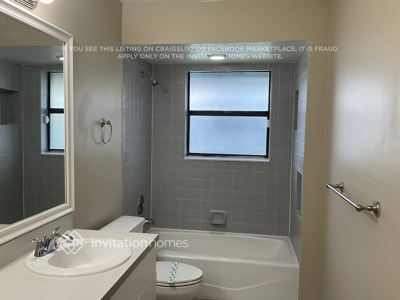 Building Photo - 13427 Kingsbury Dr