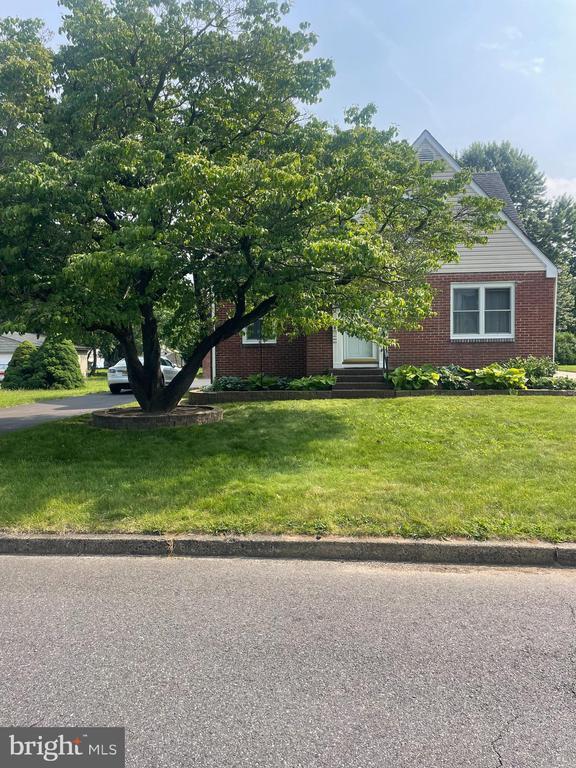 Primary Photo - 1747 W McGalliard Ave