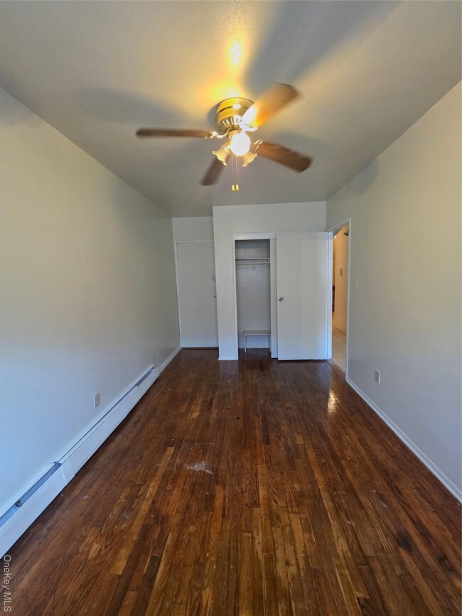 Building Photo - 566 E 82nd St