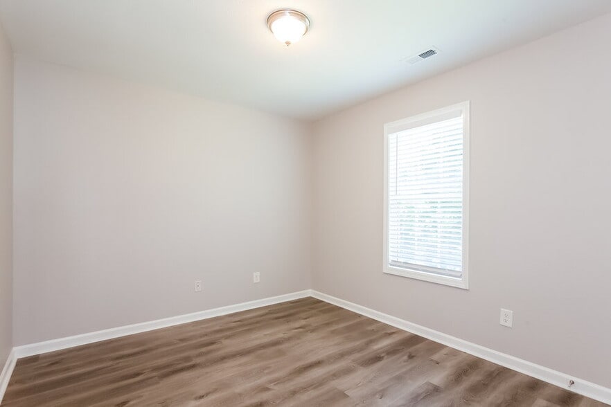 Building Photo - 2643 Oasis Ln