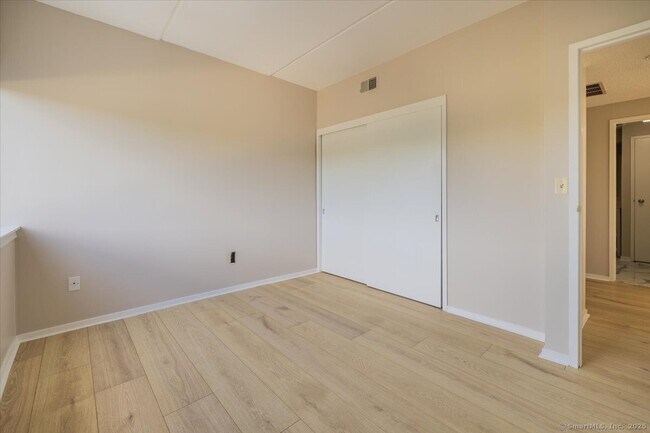 Building Photo - 85 Viscount Dr