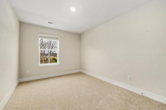 Building Photo - 226 Munsee Cir