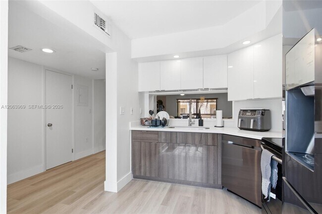 Building Photo - 8855 SW 131st Ct
