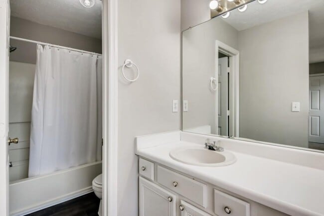 Building Photo - 1500 Shiloh Pl