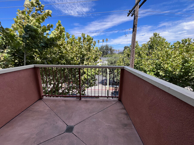 Private balcony - 350 N 2nd St