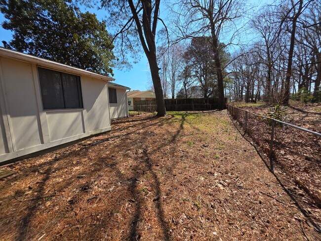 Building Photo - Move In Ready 3 Bedroom Home!