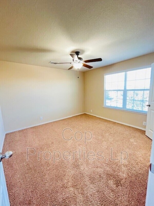 Building Photo - 12110 Kruth Pt