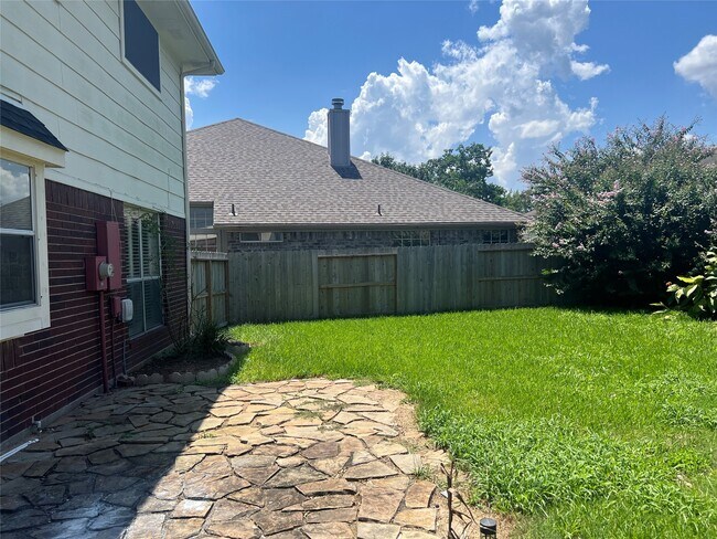 Building Photo - 218 Birch Hill Dr