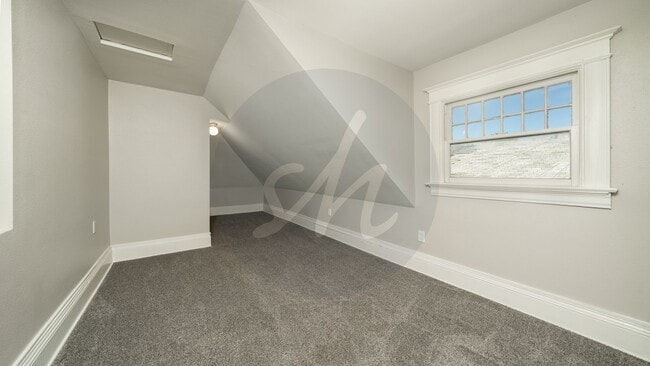 Building Photo - 1213 W Colorado Ave