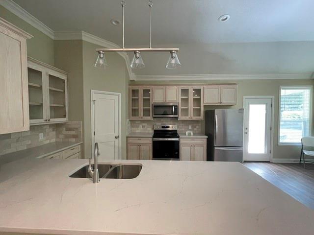 Building Photo - 12600 Plassmeyer Pl
