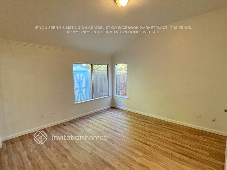 Building Photo - 456 Victory Ave