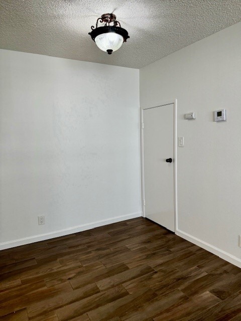 Building Photo - 1058 Mohr Ln