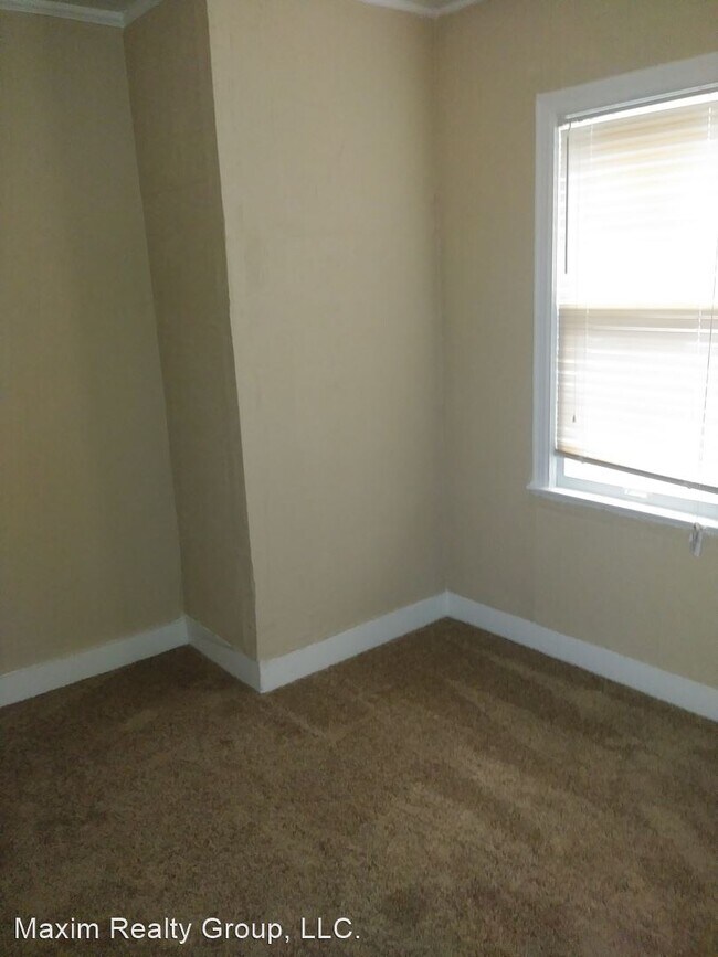Building Photo - 4 br, 1.5 bath House - 2885 BINNEY ST