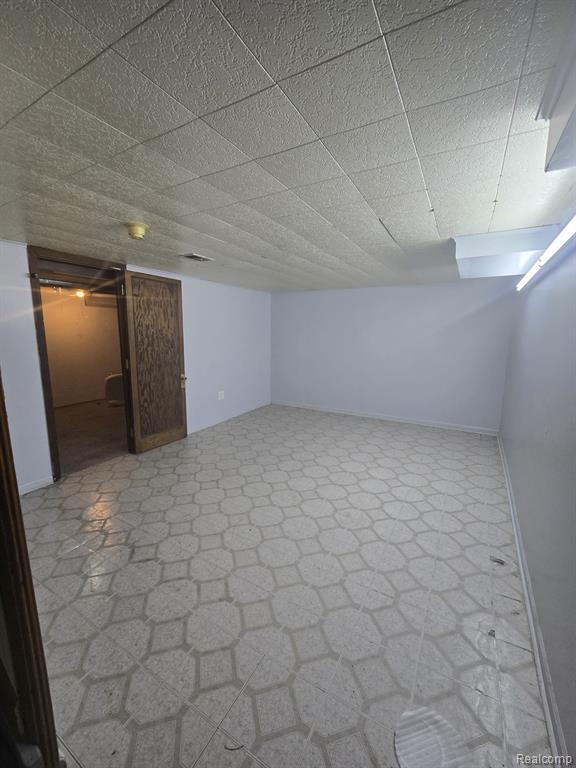 Building Photo - 8410 Hickory Dr