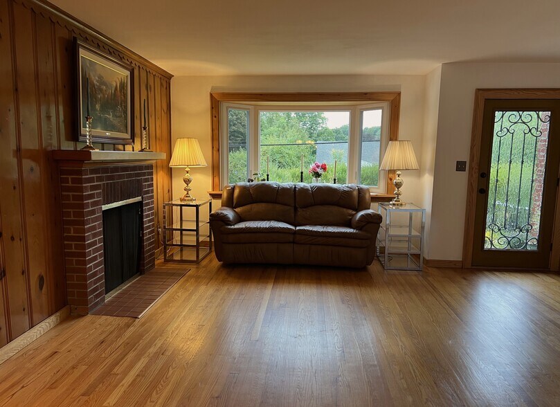 Building Photo - 2857 NY-9D