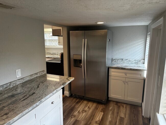 Building Photo - 775 Timor Ave