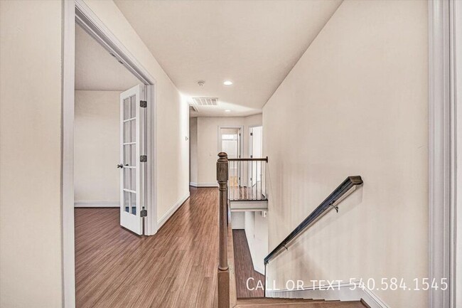 Building Photo - 6982 Linn Cove Court