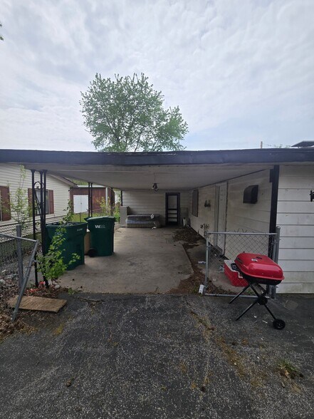 Building Photo - 1308 St Stephens Dr