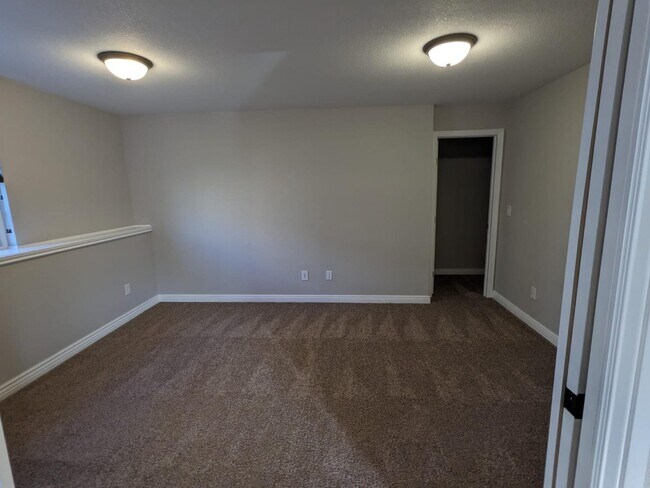 Building Photo - 715 Cherrywood Cir