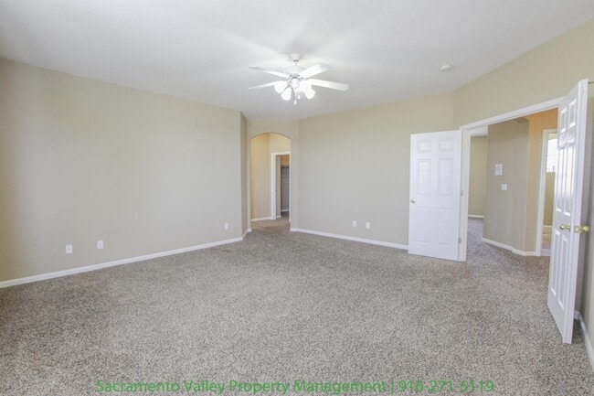 Building Photo - 2400 Snowy Egret Ct