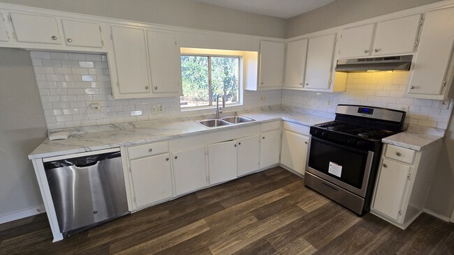 Building Photo - 512 Woodward Ave