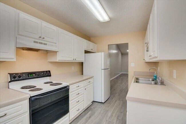 Building Photo - 3013 Abba Dr