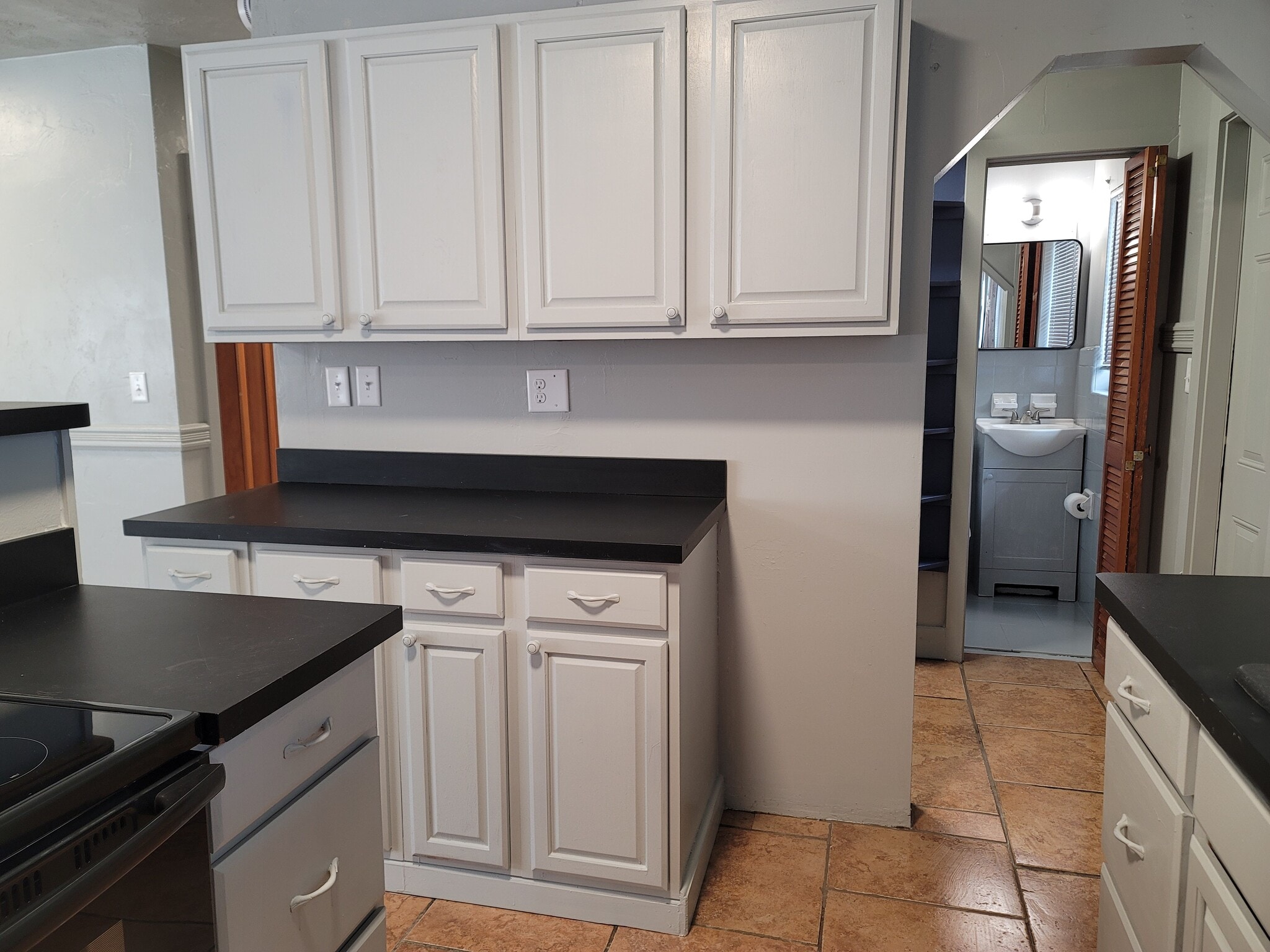 Building Photo - 5321 NE 29th St