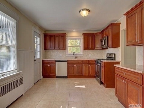 Building Photo - 438 Munsell Rd